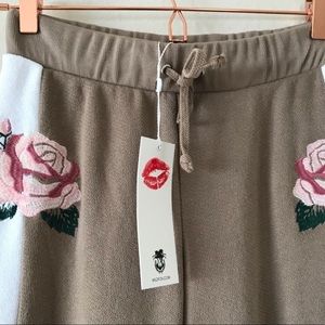 WILDFOX Nude Tea Roses Jogger Sweatpants Blush